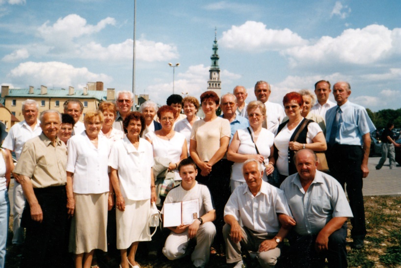 Fot. 20 Członkowie „Klubu Seniora” uczestniczący w Pielgrzymce do  Częstochowy